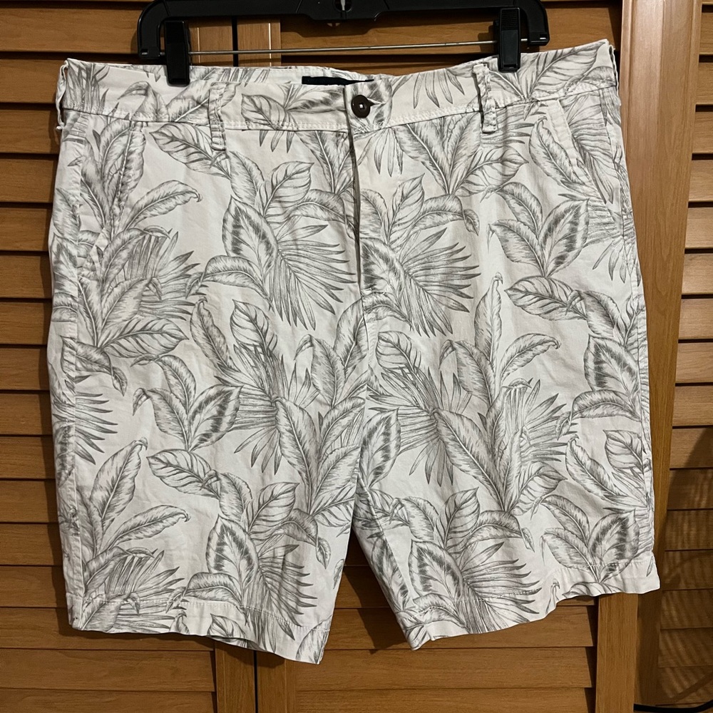 Leaf short